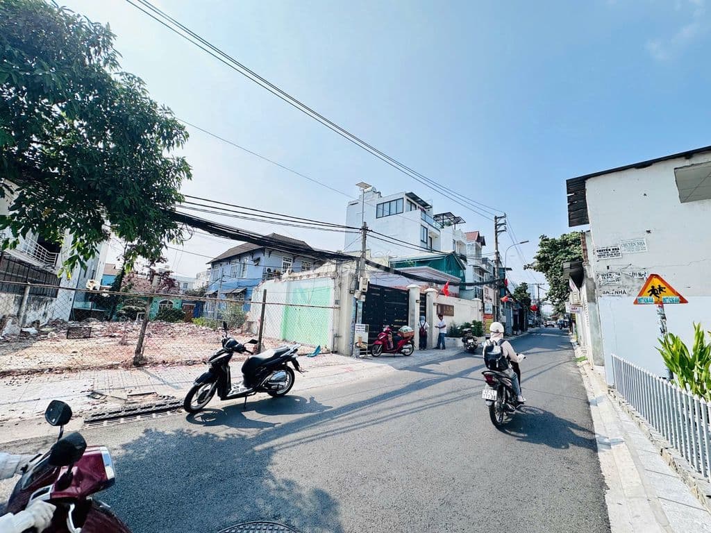 Đất mặt tiền Quận 9 đường 120 P.Tân Phú 90.7m², khu dân cư đông đúc