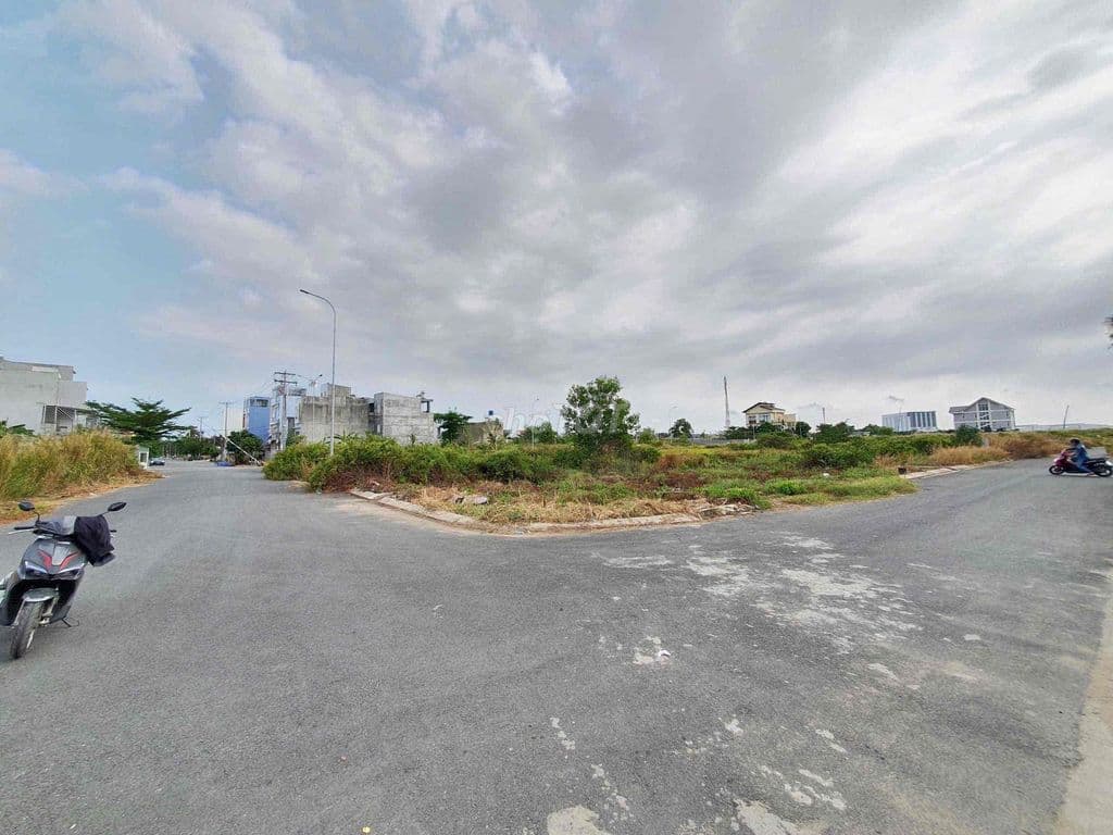 Đất MT đường 20m dự án C45 cảnh sát hẻm 512 Nguyễn Văn Tạo