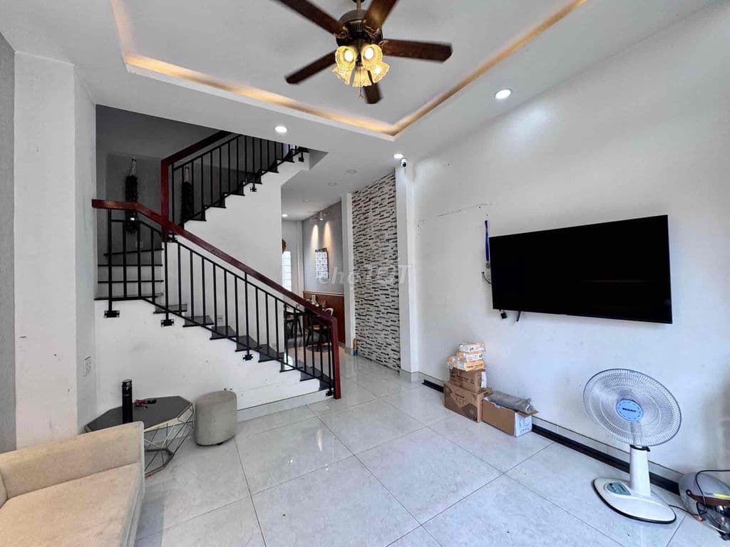 HIẾM! NHÀ ĐẸP 2 TẦNG Shr RẺ ĐỒNG TÂM SONG HÀNH QUỐC LỘ 22 CHƯA ĐẾN 4Ty