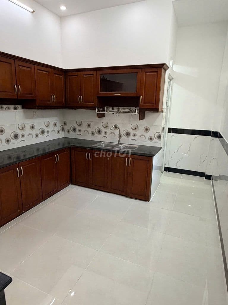 HOT QUẬN 12 NHỈNH 4 TỶ - HẺM XE HƠI - 3 TẦNG KẾT CẤU - SỔ VUÔNG FULL - Ảnh 3