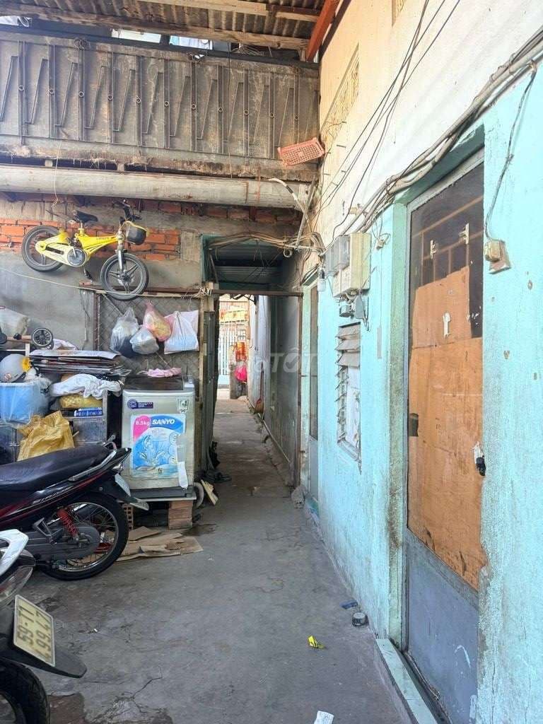 Nhà bán 2 tầng Q7 một đời chủ 150m cách mặt tiền huỳnh tấn phát 15m - Ảnh 2