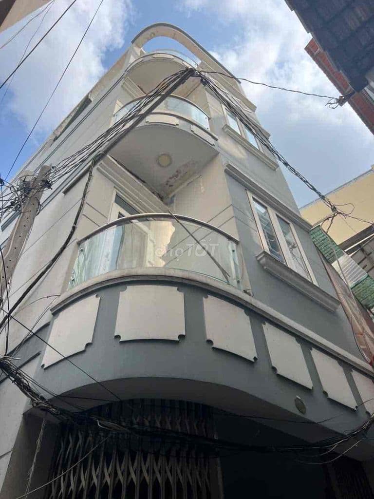 CĂN GÓC 2MT - QUẬN 1 - SÁT MT - DT 35M2 - 4 TẦNG BTCT 4PN 4WC - NHỈNH