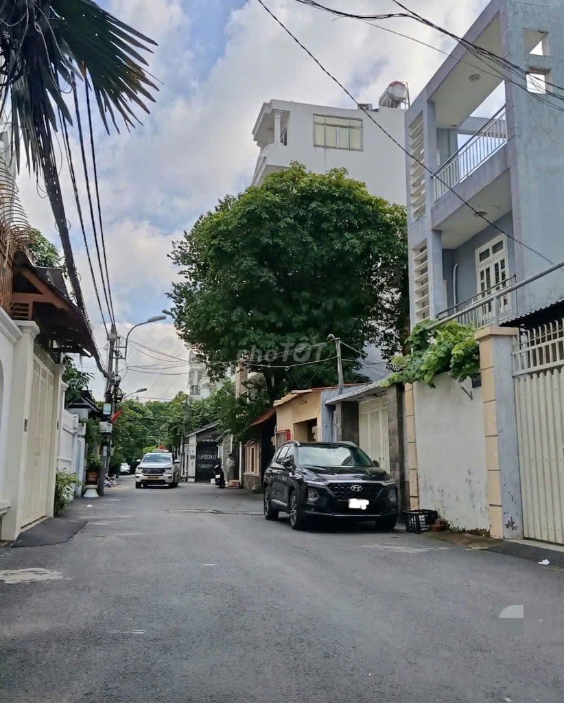 GẤP giá TỐT, Biệt thự 4T đẹp XH đậu trong sân, ngay đg Nguyễn Thái Sơn