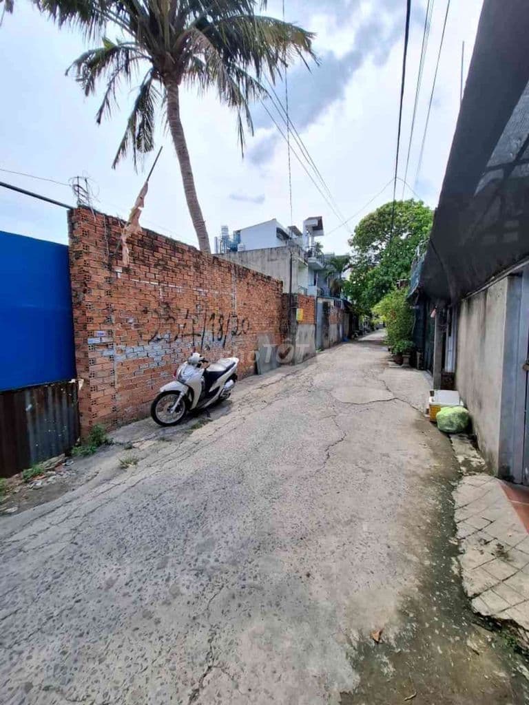 LÔ ĐẤT LIỀN KỀ T.T HOA Q12 98M2 ĐXH SÁT MEGA MARKET
