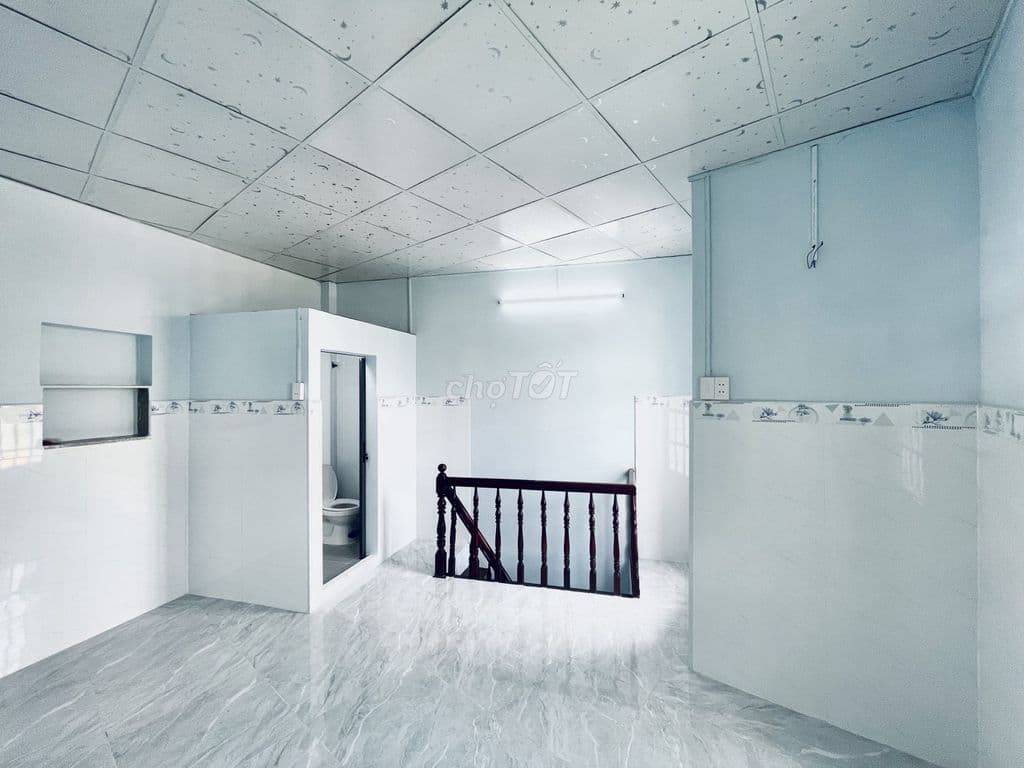 NHÀ HIẾM GIÁ NHỈNH 2T - CÓ SỔ HỒNG RIÊNG - NGANG 4M CHỈ 2T75 TL