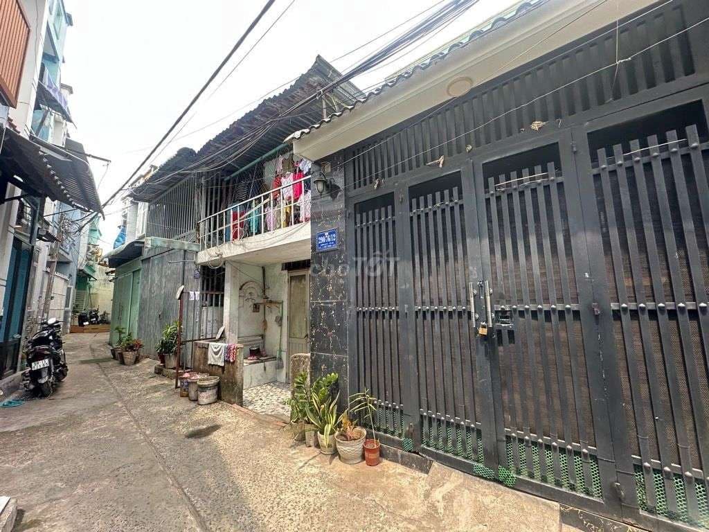 GẤP BÁN NHÀ HT17. QUẬN 12. DT 70M2. 2TẦNG, 3PN, 2WC.HẼM 3M. - Ảnh 2