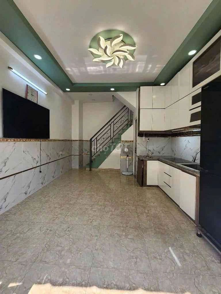 Bán nhà Âu Dương Lân , 4 tầng , giá chỉ nỉnh 4 Tỷ