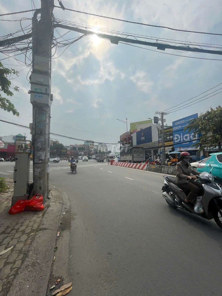 Cần bán gấp lô đất 1 xẹt PTTN Q12.DT 4*18 thổ cư hẻm xe hơi 5 tỷ 4