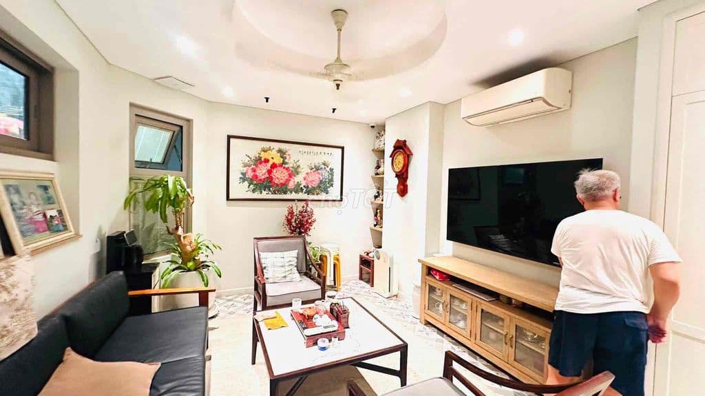 HIẾM- HÀO NAM LÔ GÓC THANG MÁY 35M 6 TẦNG GẦN OTO SÁT PHỐ NHỈNH 11 TỶ - Ảnh 2