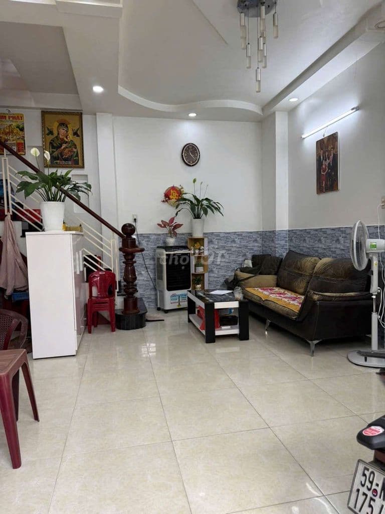 NHÀ 2 TẦNG _ BÌNH TÂN _ BHH _ 34M _ NGANG ĐẸP 5.5M_ NHỈNH 3.X TY