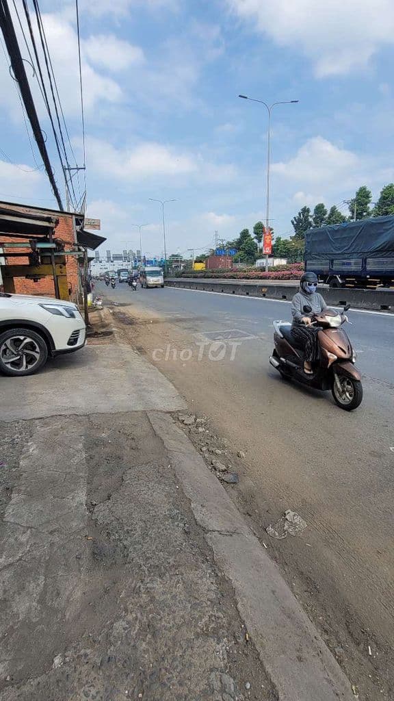 Cần bán căn nhà mặt tiền và 6 căn trọ đường quốc lộ 1A - Ảnh 2