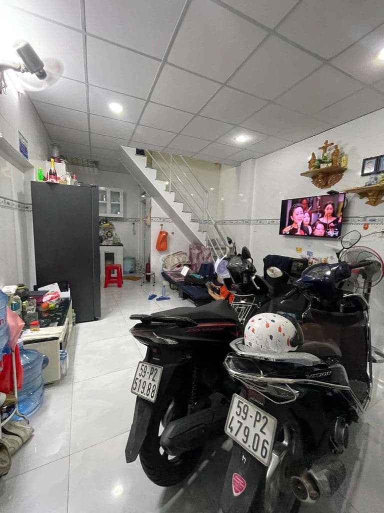 Bán Nhà :Lạc Long Quân P 10 Tân Bình ,Ngang 4M- 28M2, Giá: 2.7Tỷ - Ảnh 3