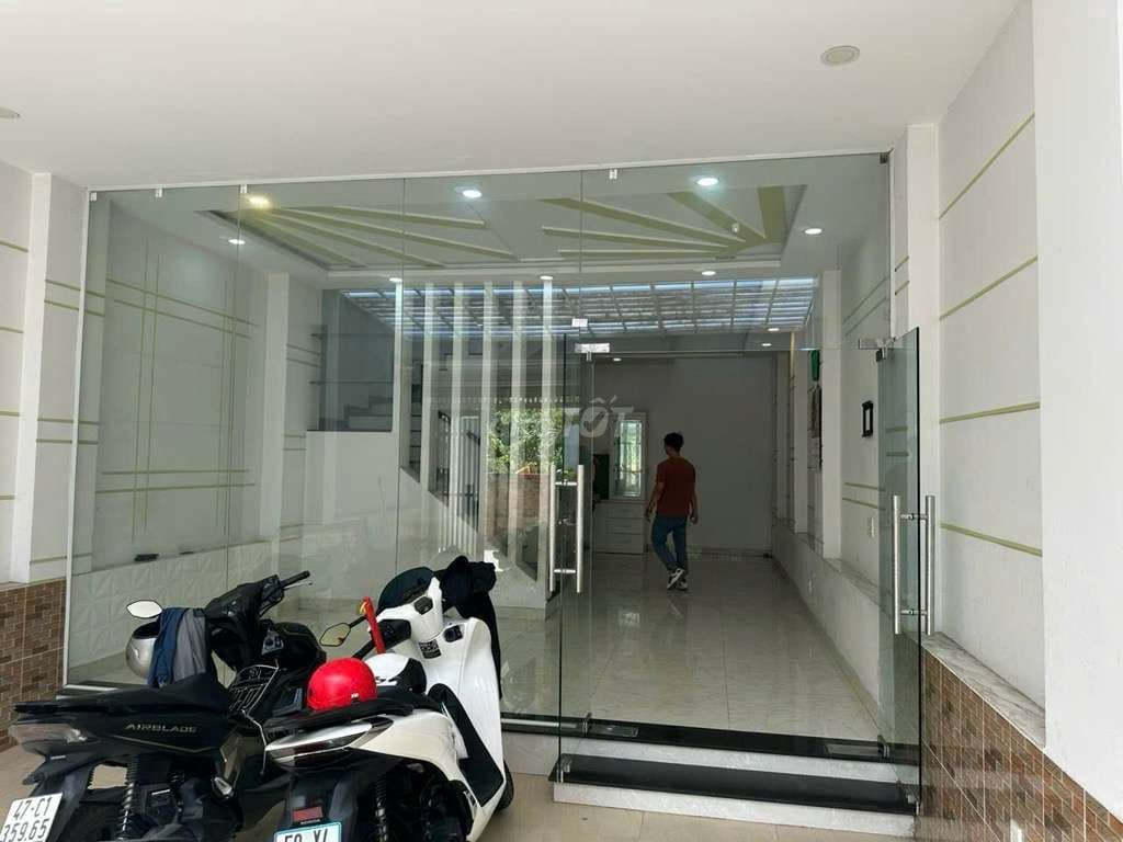 Bán nhà phường các lái vị trí đẹp pháp lý rõ ràng an ninh đông đúc