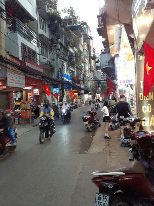 Bán nhà 53,5 m2 mặt phố Khương Trung kinh doanh đỉnh, thuận tiện, SĐCC