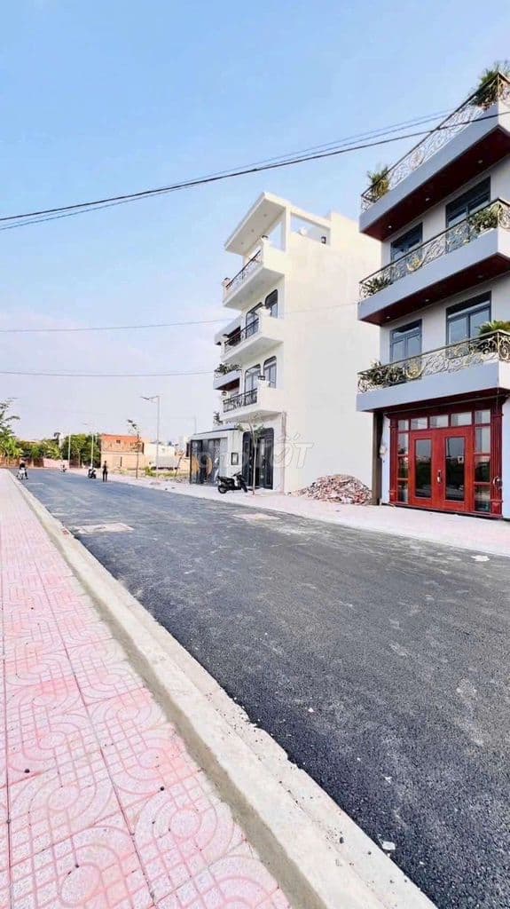 Đất 5 x 17m khu phân lô đường nhựa 13m - 2 phút ra đến chợ Hóc Môn