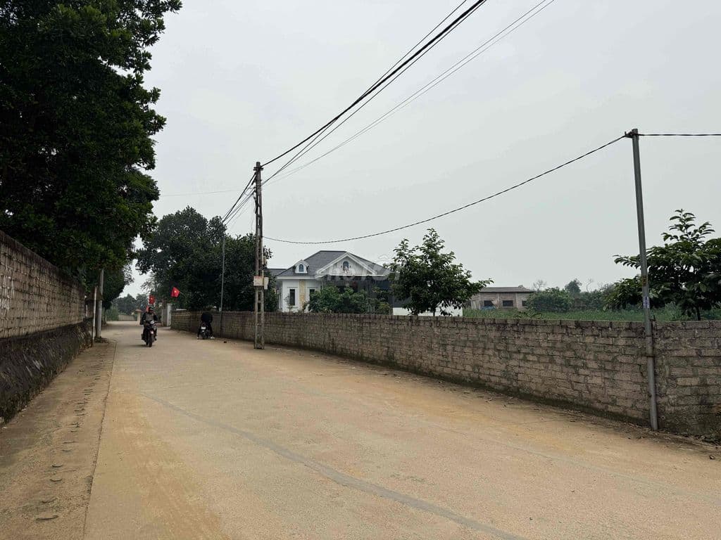 150m full thổ cư tại Yên Bài. Sổ hồng HN giá chỉ 1,390 tỷ /lô đg thông