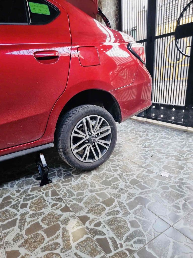 Nhà Có Sân Đậu xe Hơi 4 nphòng ngủ 2 lầu giá 5ty750 tl - Ảnh 3