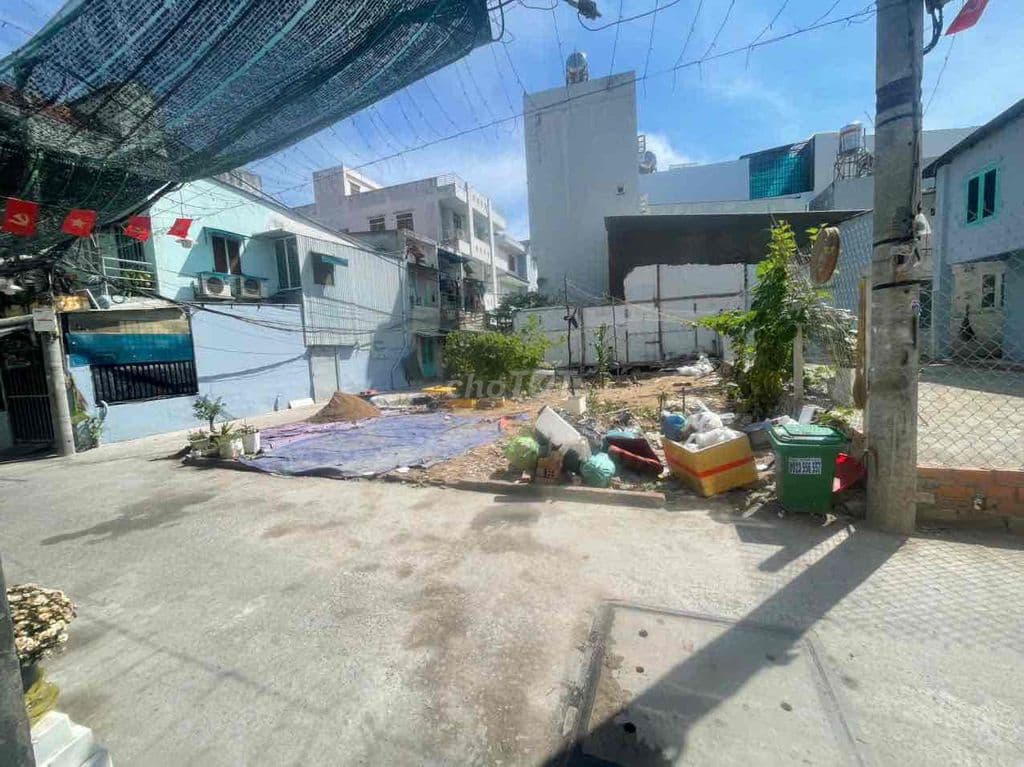 BÁN LÔ ĐÂT FUN THỔ 4x14m sổ đỏ công chứng ngay 4ty65