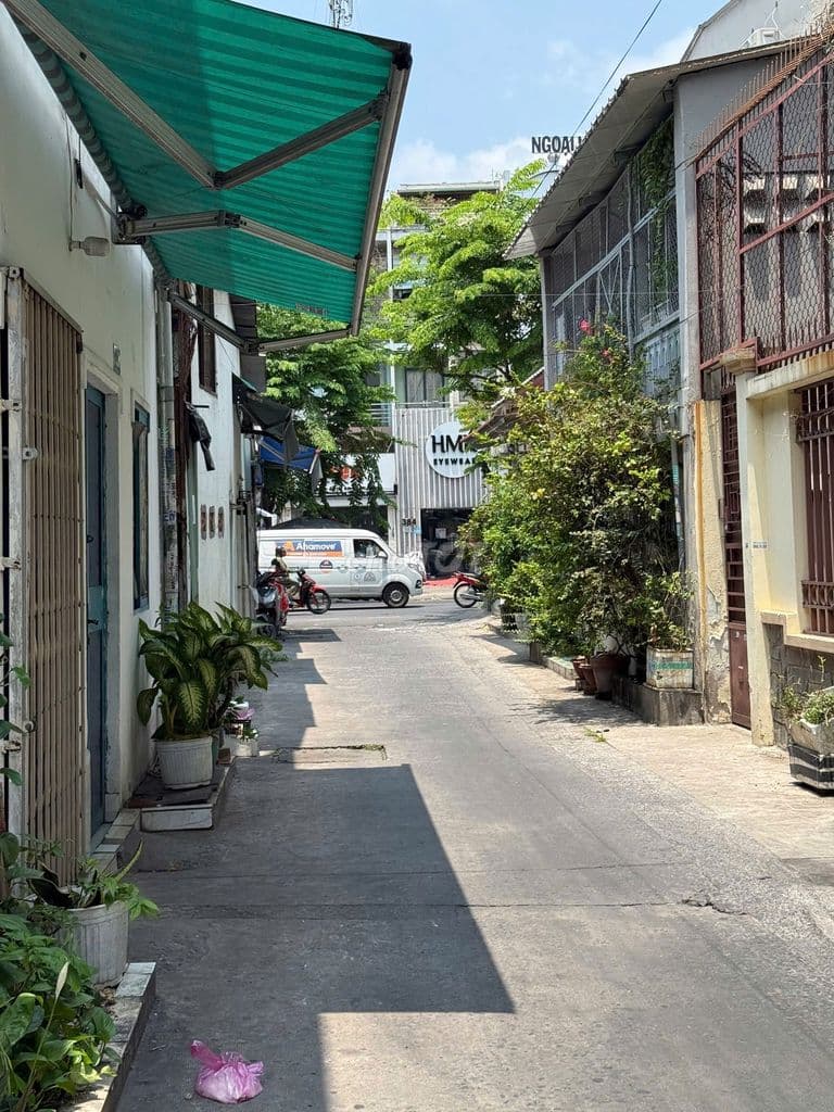 Nhà hẻm xe hơi đường Phạm Hùng P4 Q8. Gần TTTM Parc Mall, Central Prem
