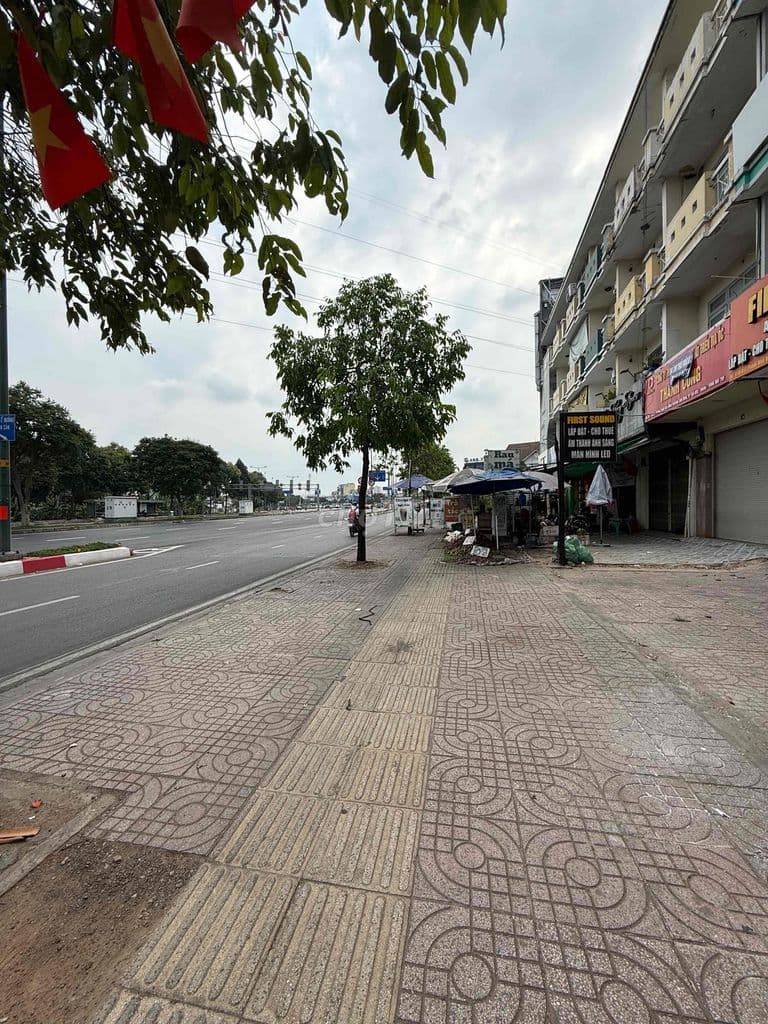 Bán nhà mặt tiền Phạm Văn Đồng, Linh Đông - 56m2 - 4 tầng - 15 tỷ TL - Ảnh 2