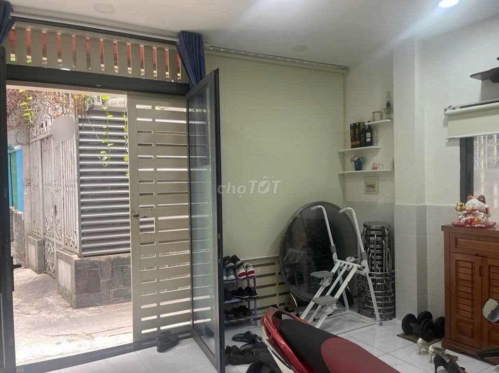 HIẾM! NHÀ TRUNG TÂM - SÁT MẶT TIỀN - LÔ GÓC - 31M² - CHỈ NHỈNH 4 TỶ - Ảnh 2