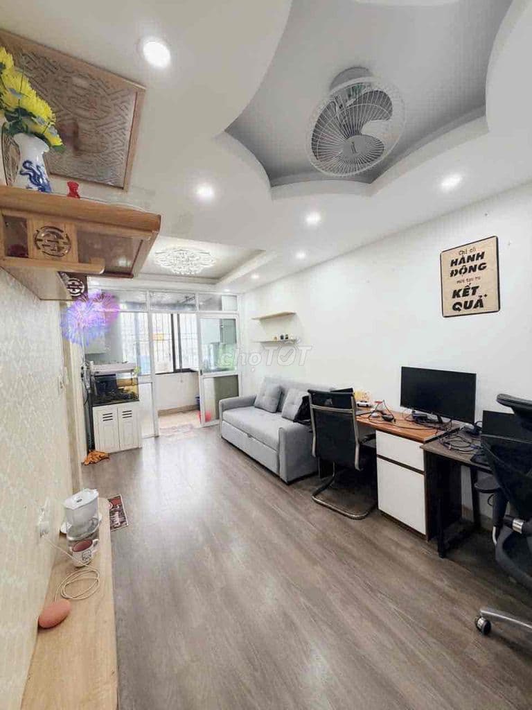 Bán CCMN Mặt Phố Xe Buyt, Thoáng Đẹp, Có Thể Làm Văn Phòng