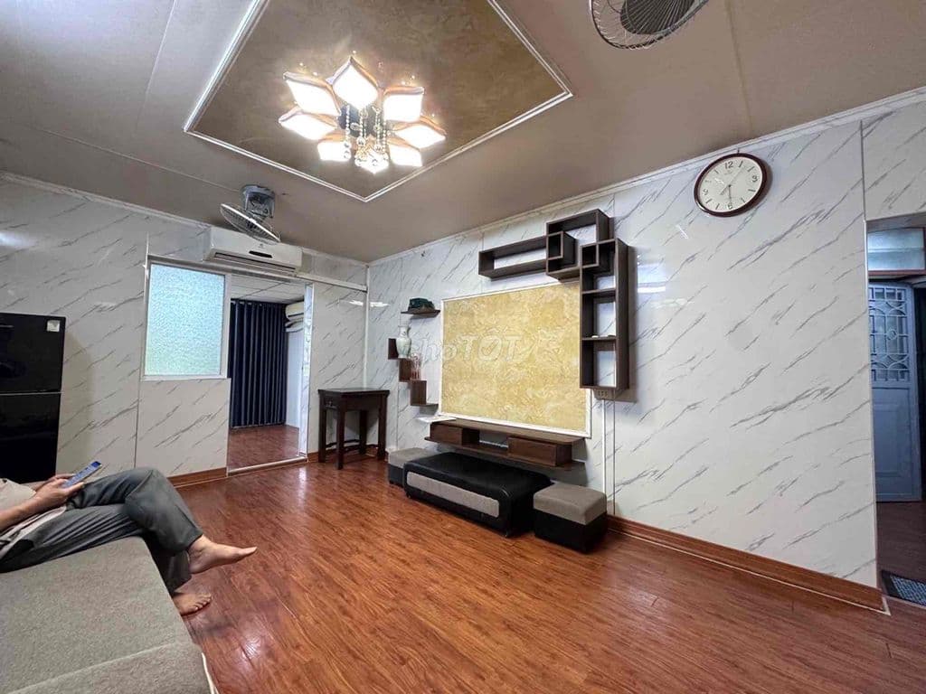 BÁN TẬP THỂ NGHĨA TÂN, CẦU GIẤY 65m2 2 ngủ SỔ ĐỎ RIÊNG Chỉ nhỉnh 3 tỷ - Ảnh 2