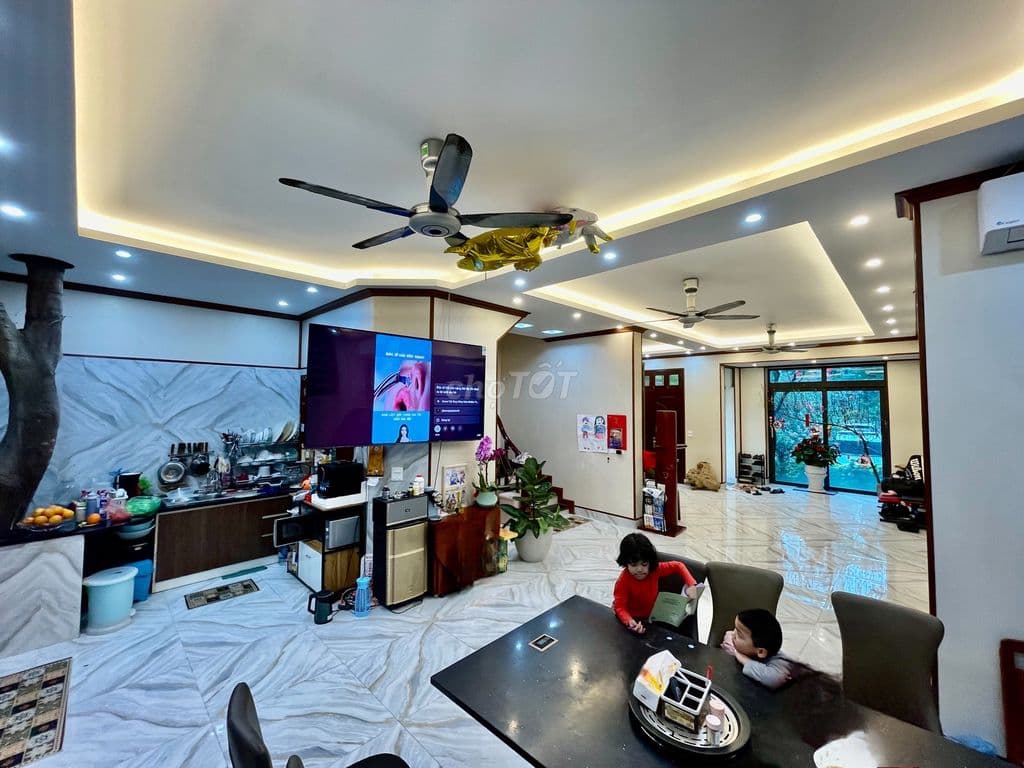 ĐỐC NGỮ 141m - nhà 100m, an ninh khép kín, 2 lot đỗ xe riêng trước cửa - Ảnh 3