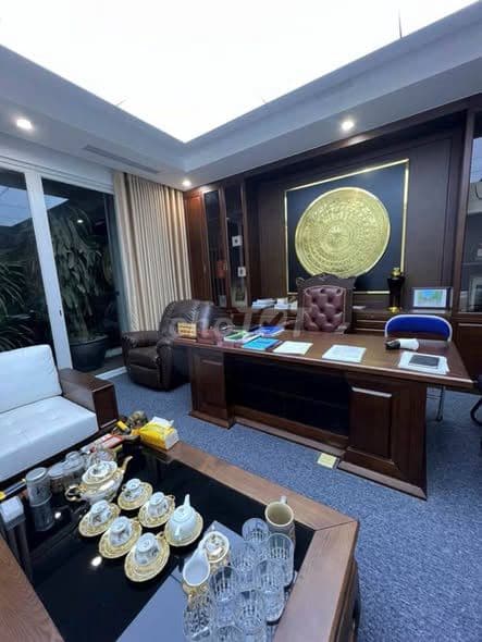 bán nhà 61m2 Nguyễn Văn Huyên ô tô tránh - Ảnh 3