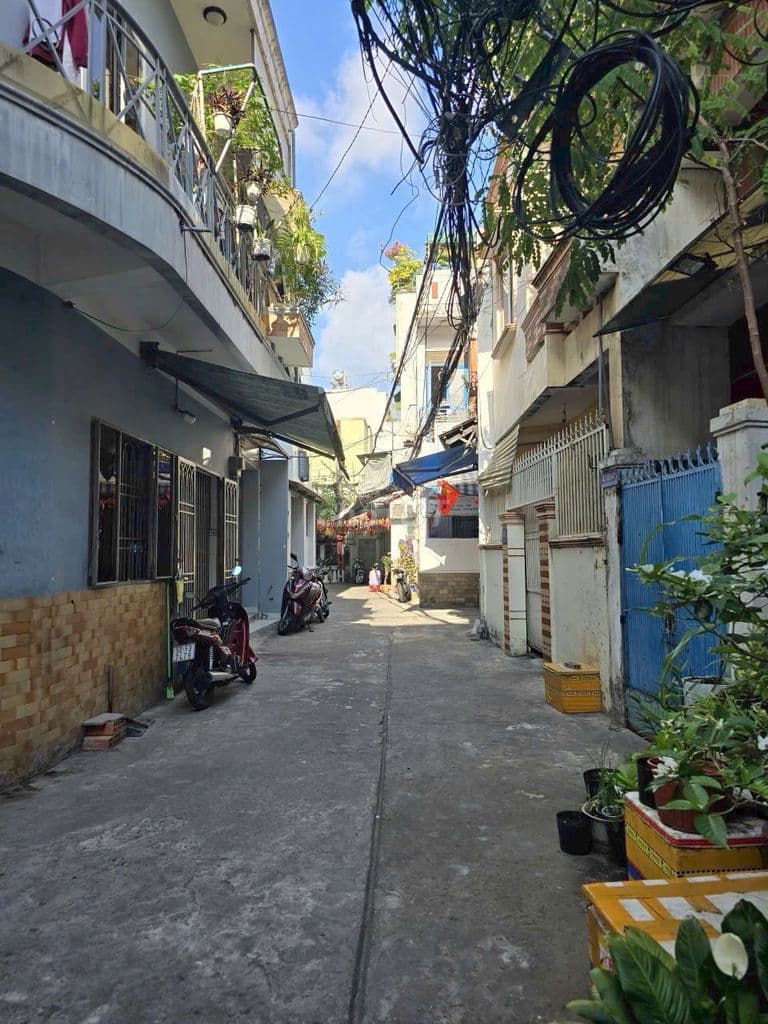 Huỳnh Văn Bánh, Phú Nhuận - DT 4mx8m, 4 Tầng Chỉ Nhỉnh 6 Tỷ