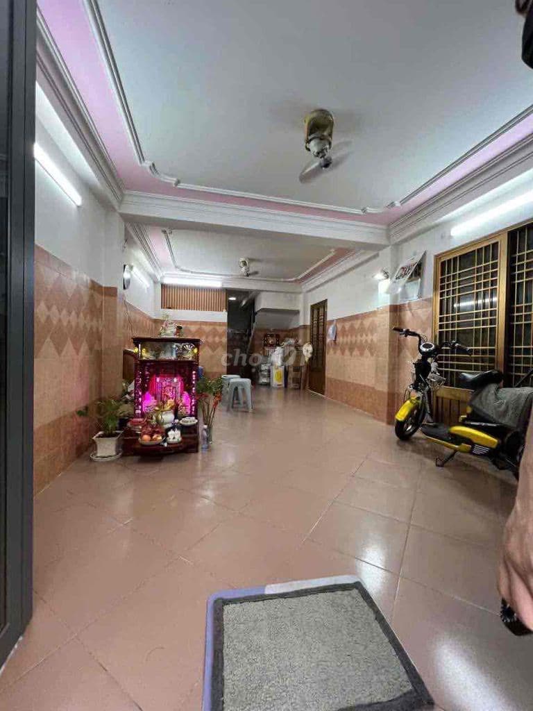 CẦN BÁN GẤP NHÀ MẶT TIỀN DƯỜNG NGUYỄN LÂM P6 Q10 5tầng 5pn 4wc.