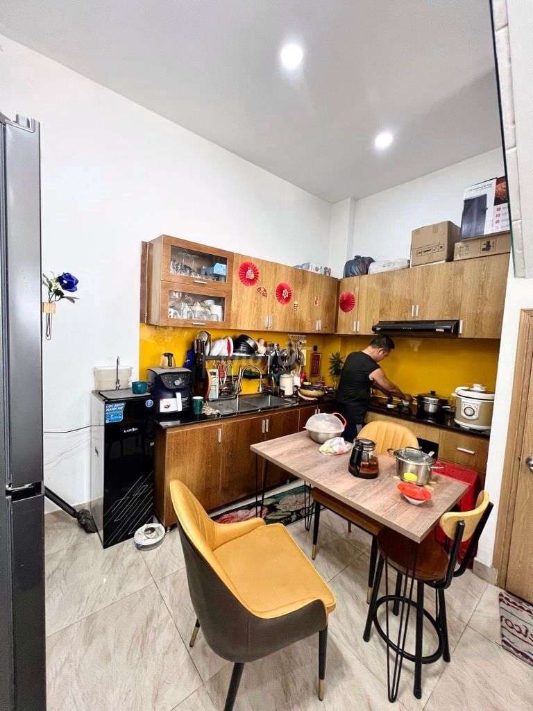 NHÀ ĐẸP 2 TẦNG - GẦN TRƯỜNG TIỂU HỌC BV , CẤP 2 41m2 4x10 - Ảnh 3