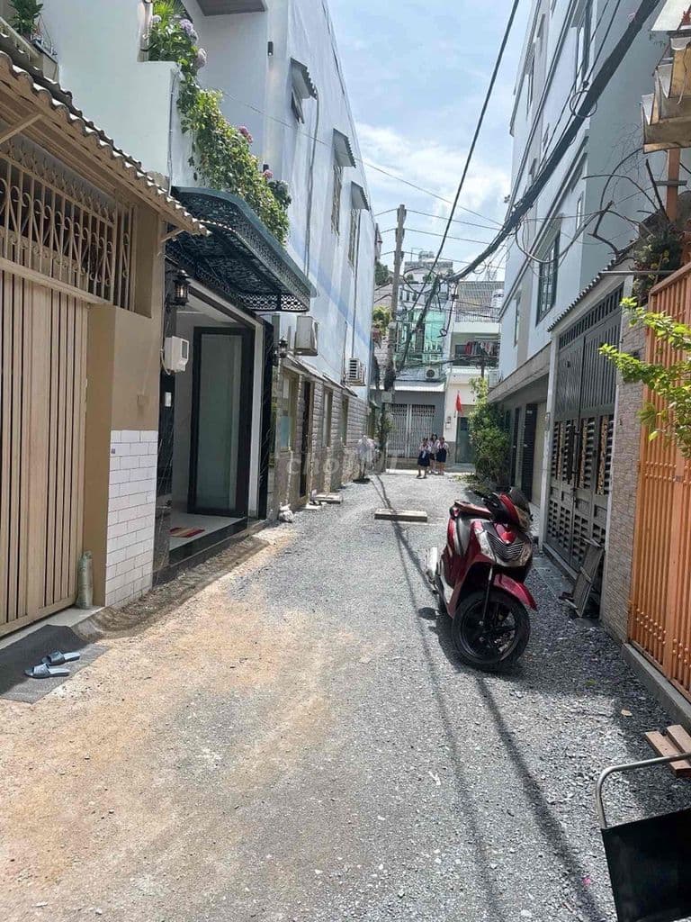 Hiếm_ 4 tỷ chút - XE HƠI đậu cửa - 60m SD - Nhà xinh kế bên Cityland
