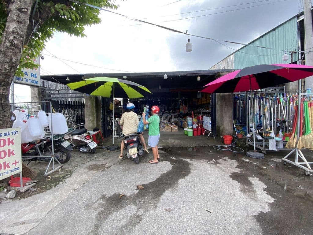 Bán đất góc 2 mặt tiền, 64 Hoàng Hữu Nam, Thủ Đức. Sổ hồng riêng