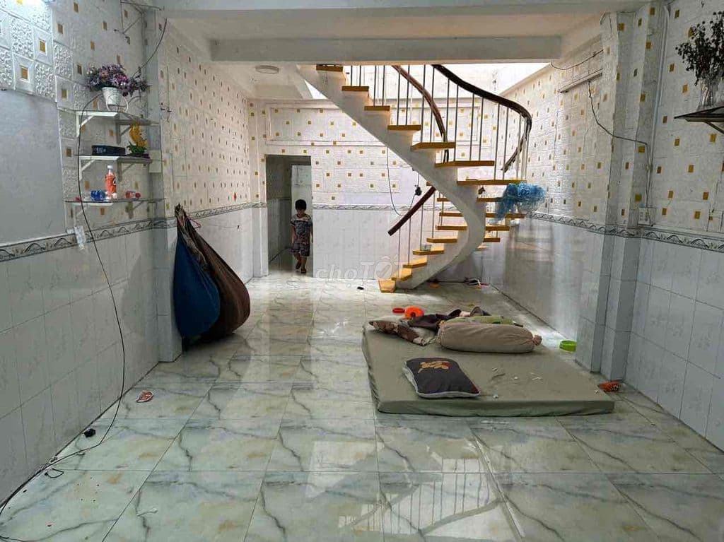 Bán nhà mặt tiền tỉnh lộ 10 - dt 4x30m- chưa qua quốc lộ - Ảnh 2