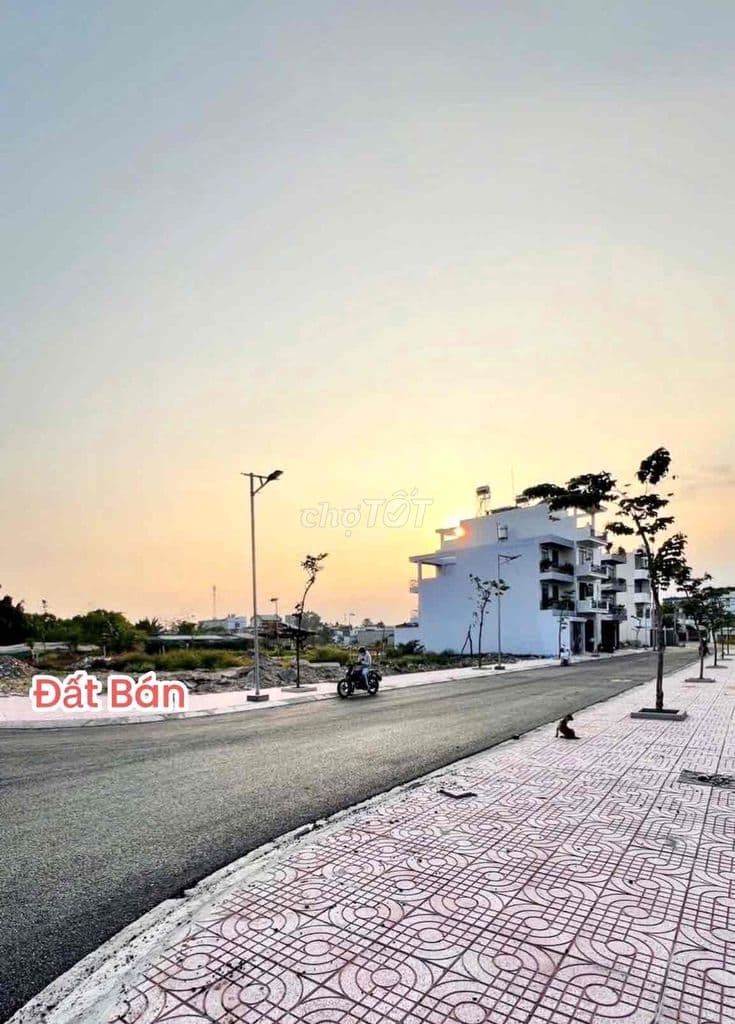 Bán Lô Góc 2 Mặt Tiền Đường Nhựa 13