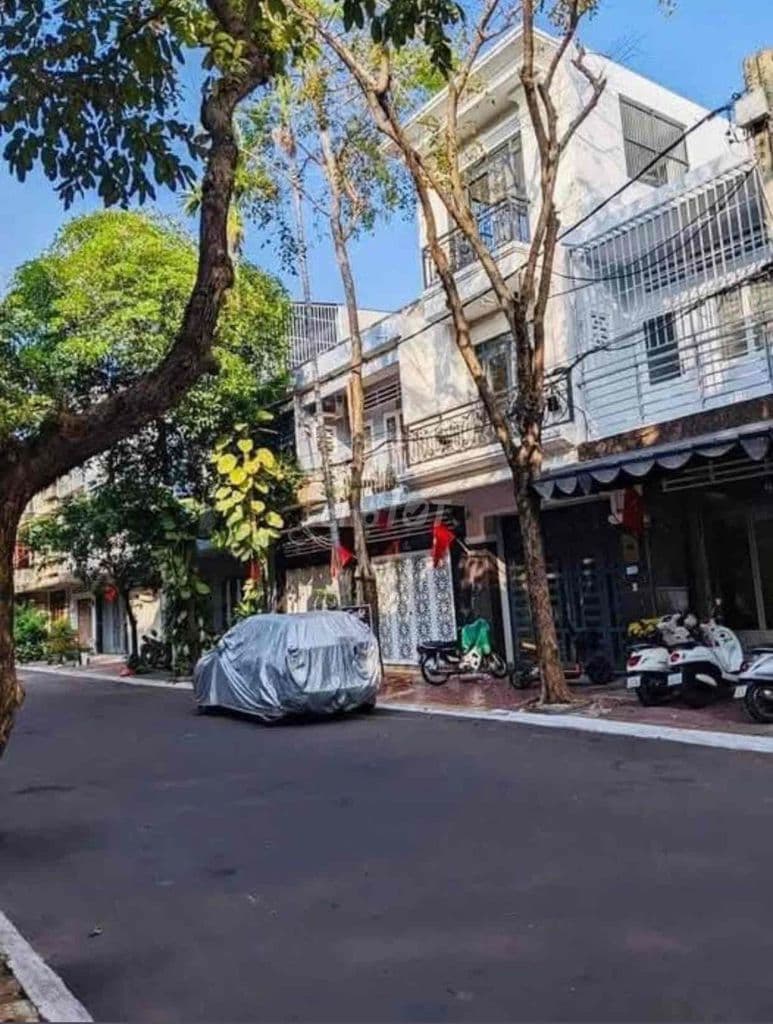 Bán Mặt tiền Huỳnh Tấn Phát, Quận 7, 5,5mx17,2m, 3 tầng 5pn, Giá 18,2