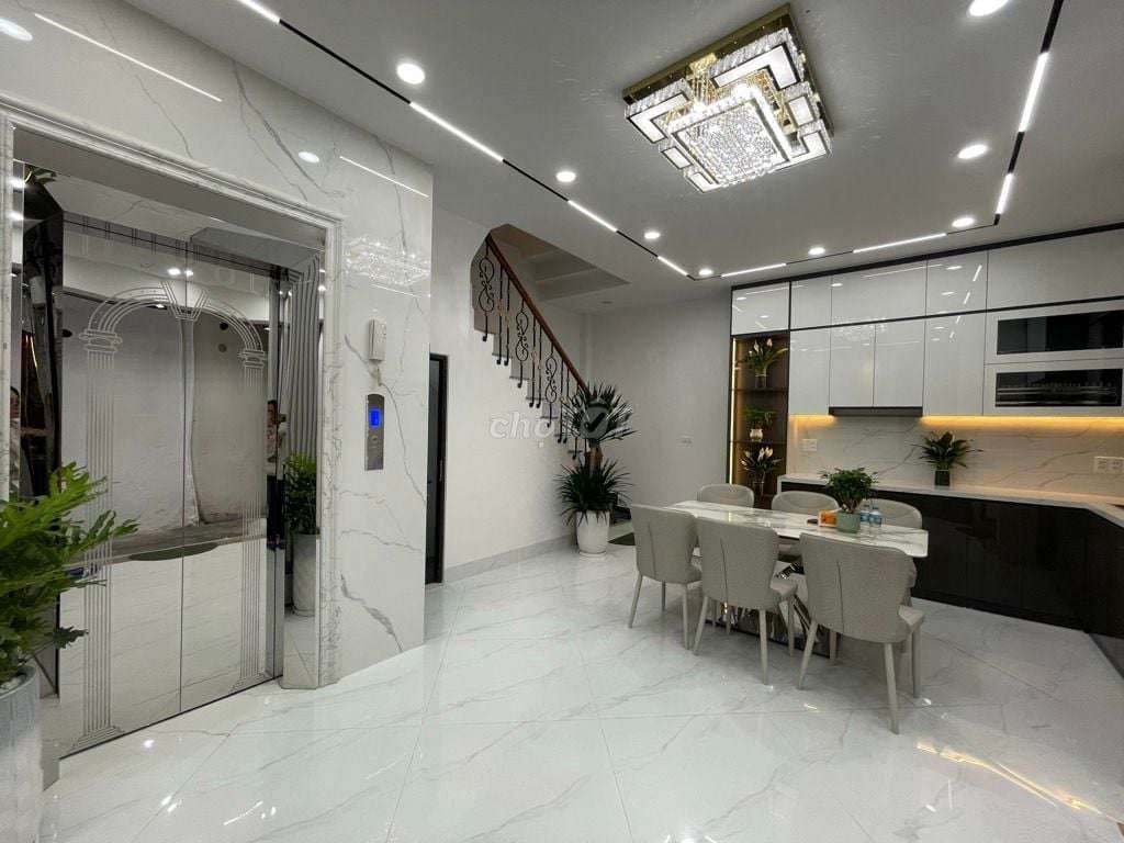 HOÀNG MAI-NHÀ 5 TẦNG THANG MÁY– LÔ GÓC-KHÔNG QUY HOẠCH.GIÁ 10 TỶ.