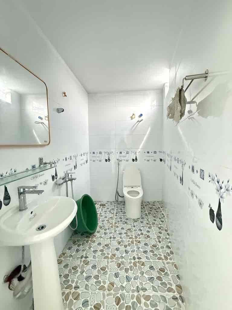 🔥 BÁN NHÀ SIÊU QUẦN – OTO VÀO NHÀ 🏡 2 tầng, 3 ngủ, đủ công năng – ở n - Ảnh 2