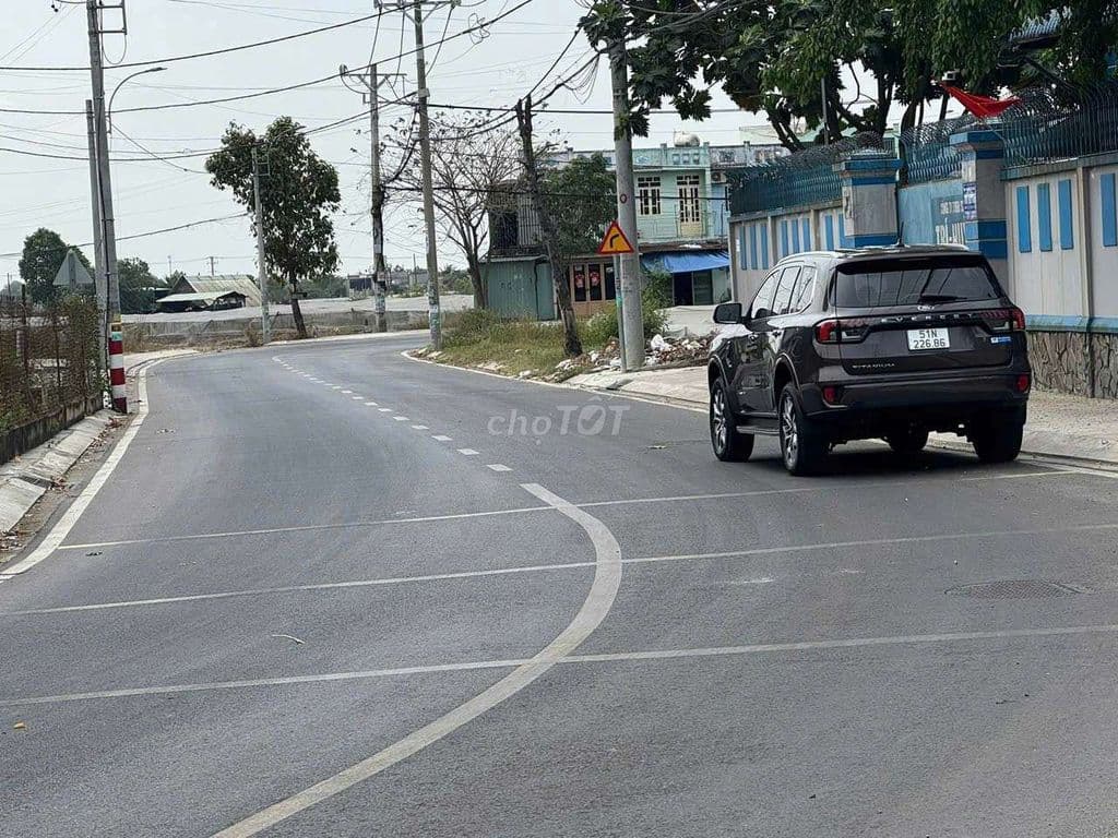 Đất đường nhựa 10m mới ra sổ thật đẹp - Ảnh 3