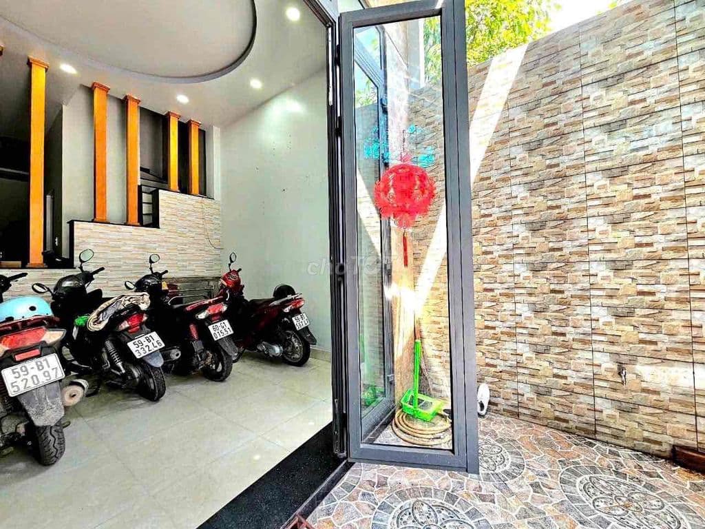 Bán nhà mặt tiền 1 trệt 3 lầu 4pn giáp Quận 2 5,95 tỷ sổ hồng bao sổ - Ảnh 2