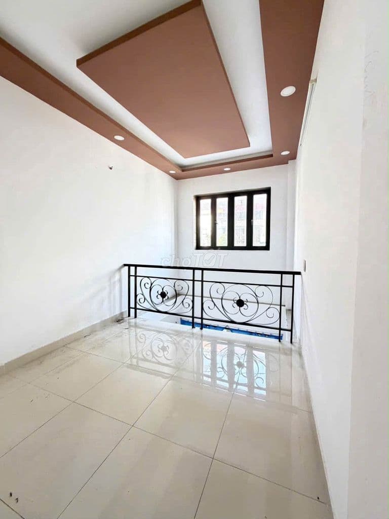 Nhà 5 tầng 3pn Sổ hồng Hoàn công 3,2 x 8,5 nở hậu đẹp ( khu vip p3q8 ) - Ảnh 3