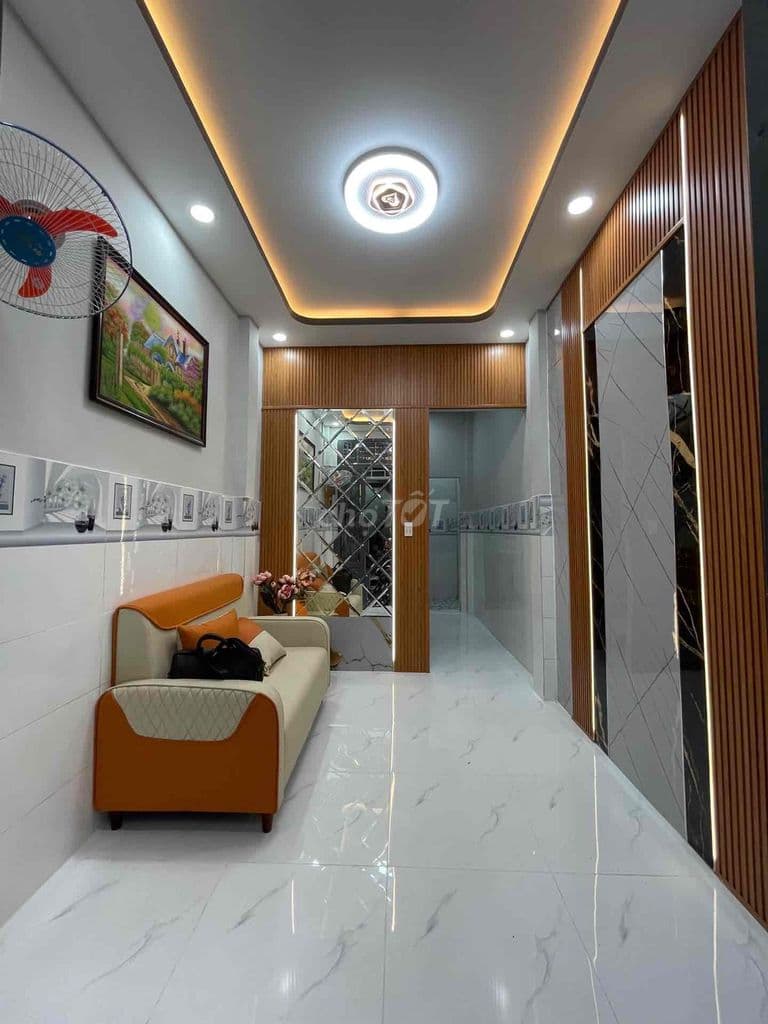 BÁN NHÀ GẦN TRƯỜNG THPT MẠCH ĐỈNH CHI GIÁ 2.5 TỈ