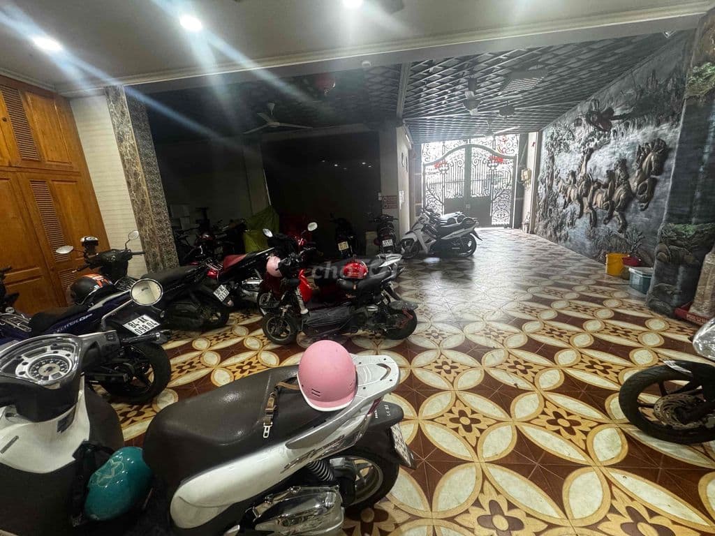 Kẹt gấp bán biệt thự vừa ở vừa cho thuê căn hộ ngay giáp tên lửa BT