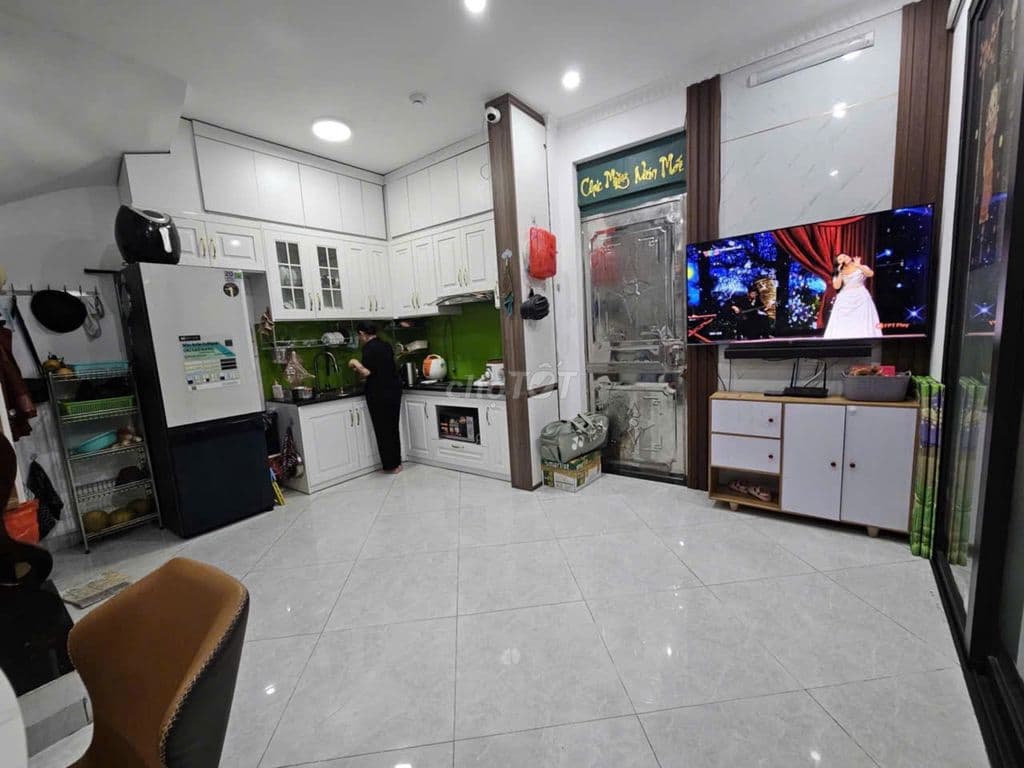 Bán Nhà Ngõ 6 Cầu Tó 40m2 xây 5 tầng lô góc ô tô 5ty - Ảnh 2