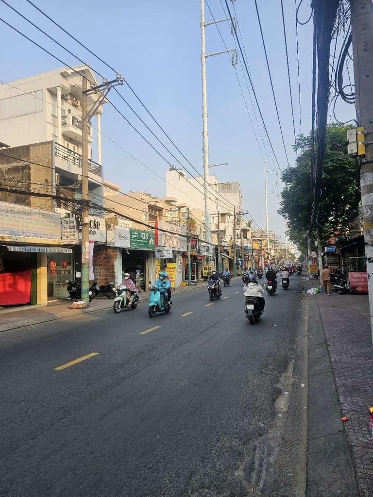 Bán nhà đường Hoàng Hoa Thám 71m2(5,2×14) giá 7,9 tỷ