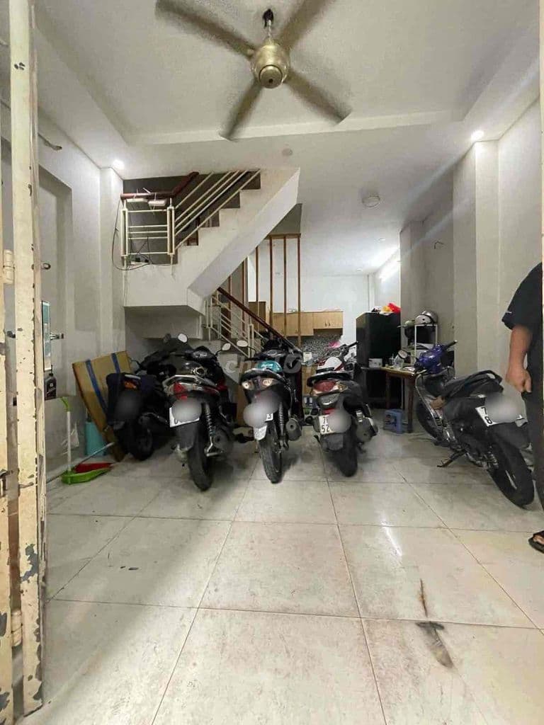 Nhà 4 tầng đường bà hạt quận 10 ngang 4.5m cực ngon
