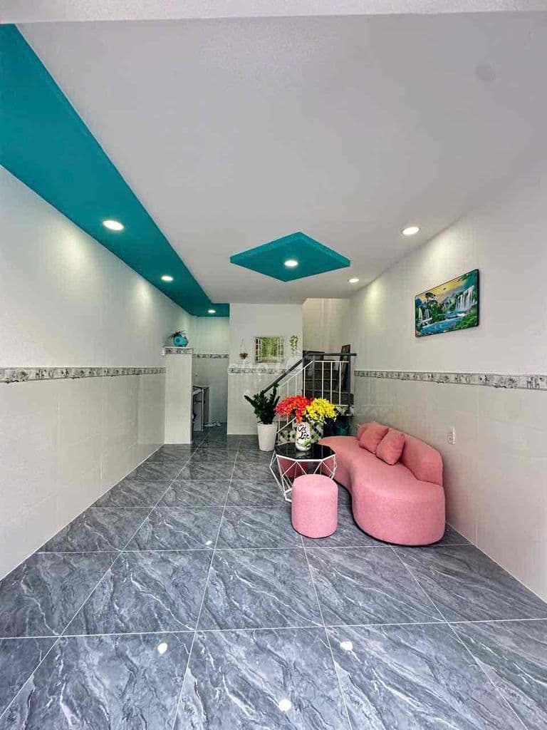 nhà 1 lầu. 950tr . thạnh lộc 37. hà huy giáp. Ngay Cd điện lực