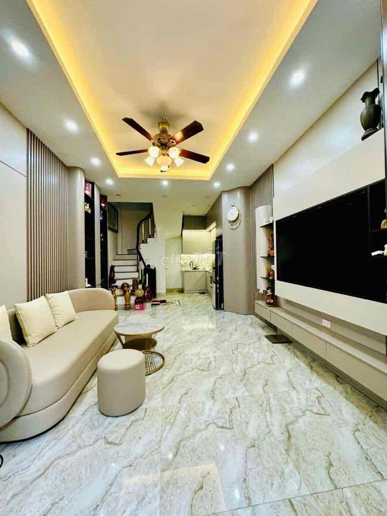 Giá tốt, nhà phố Thái Thịnh, xây mới, full nội thất, 50m ra oto, ngõ t - Ảnh 2