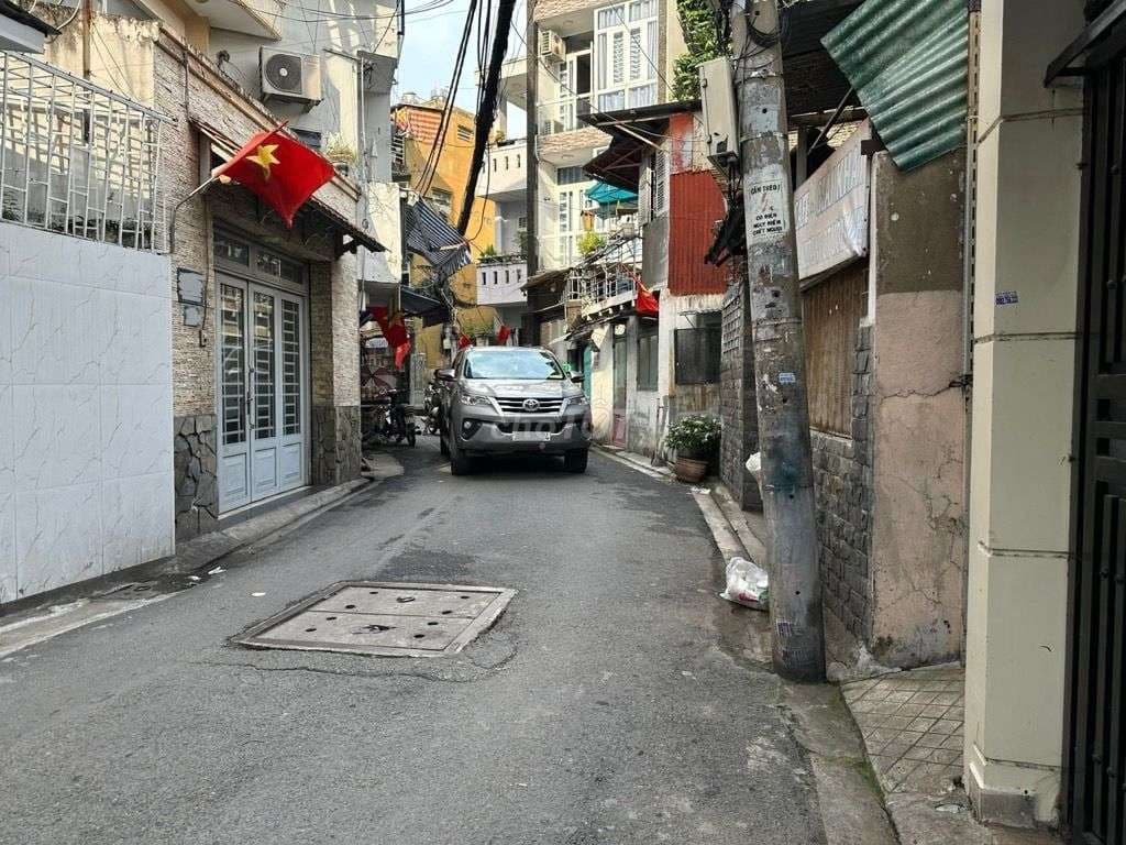 PHÚ NHUẬN HẺM XE TẢI THÔNG - 3 TẦNG - NỞ HẬU GẦN 50M2 -7.45tỷ